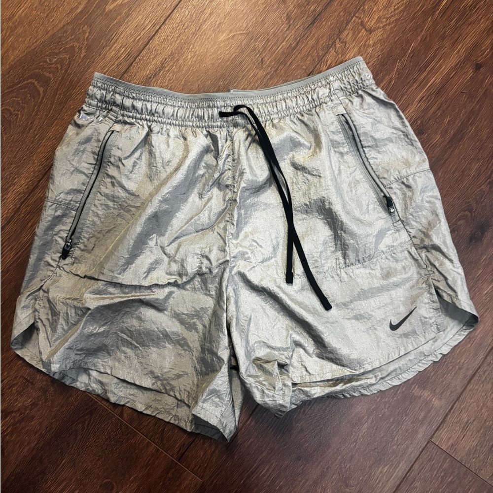 Nike Running Division 5” Shorts | Metallic Tan + Orange Accent | Mens Small